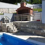 Villa Ella